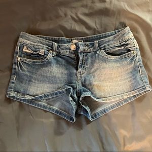 Juniors 11 short shorts